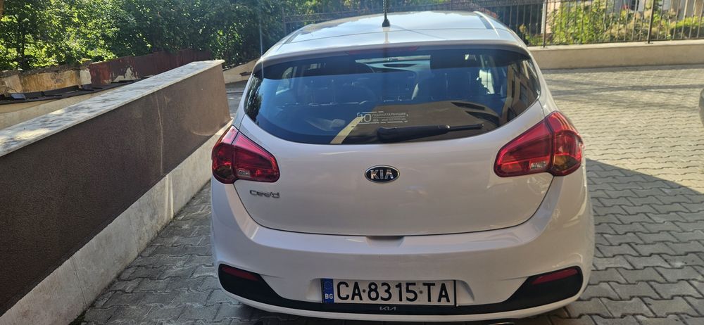 Kia ceed 1.4 бензин купена от България  169700 км. Сервизна книжка