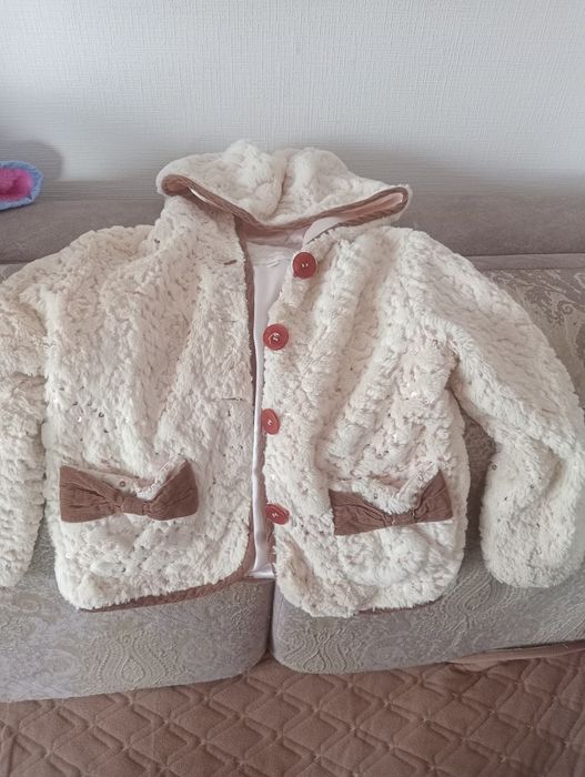 Продам детские вещи на девочку.