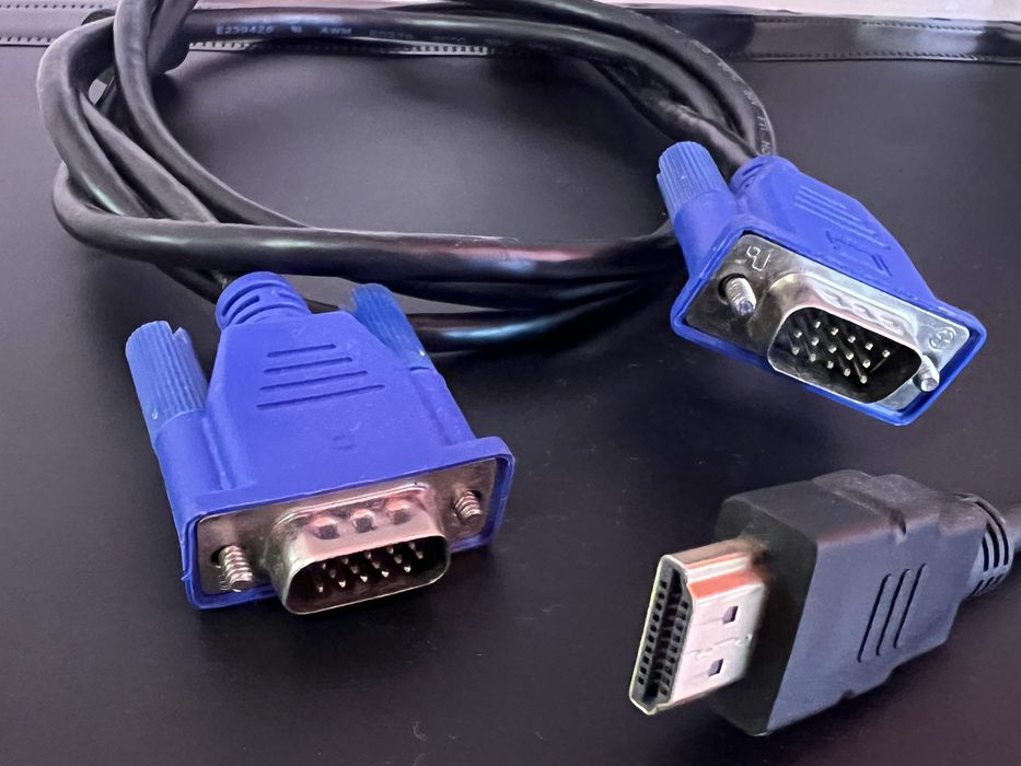 Cablu VGA (Video Graphics Array) si adaptor VGA-HDMI