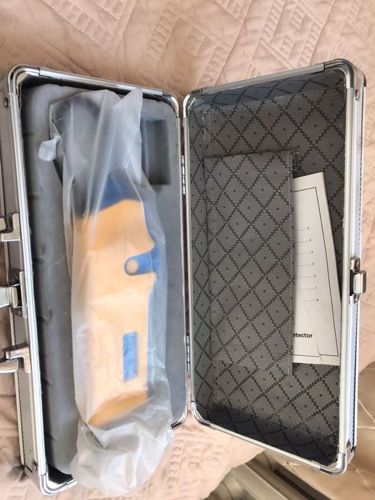 Продам течеискатель HLD-200