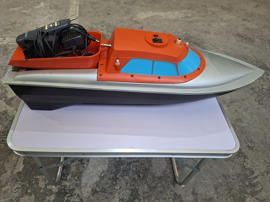 Лодка за захранка