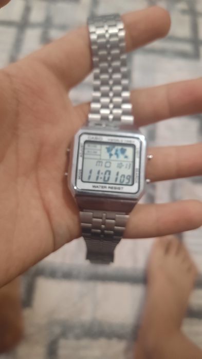 Часы наручные  в идиале новые