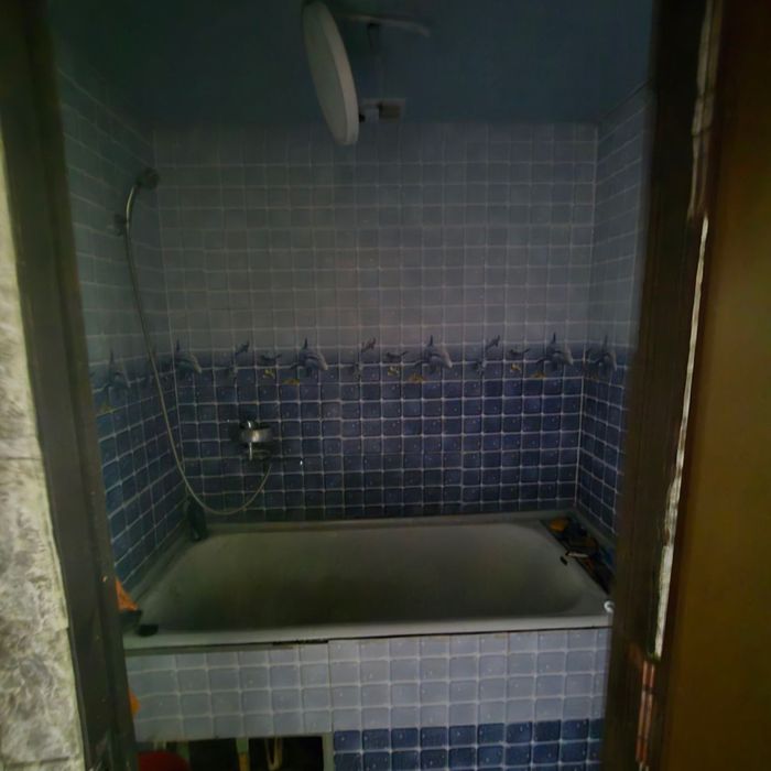 Продается 2 ком кв переделанная в 3 ком кв