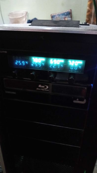 Продавам гейминг компютърна конфигурация i7