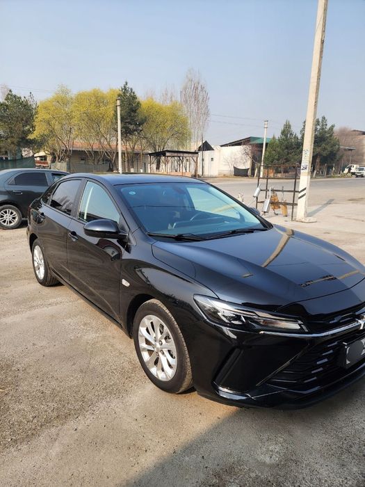 Srochna sotiladi 14100$