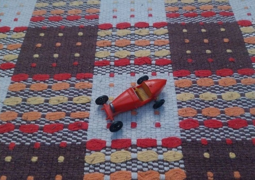 Mașinuțe vechi de colecție.