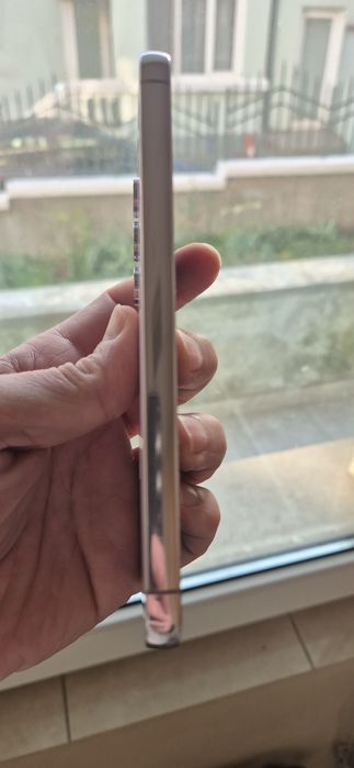 Продавам много запазен телефон s23 - 256 евро