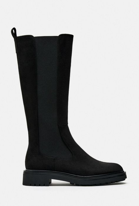 Продавам дамски велурени ботуши на фирмата Зара