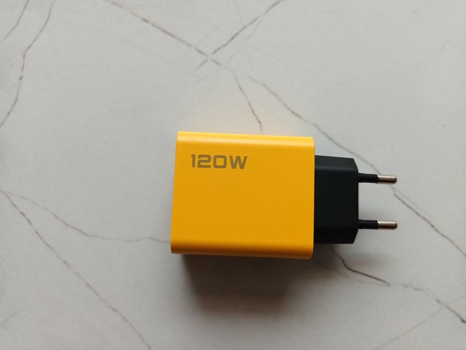 USB зарядно 120W,четири порта зарядно за мобилен телефон