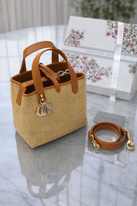 Geanta dior , calitate premium