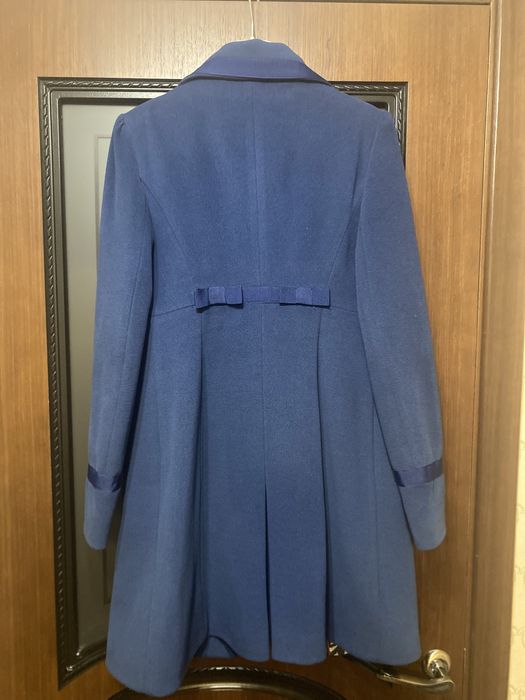 Пальто на весну для девушки . Размер 42.