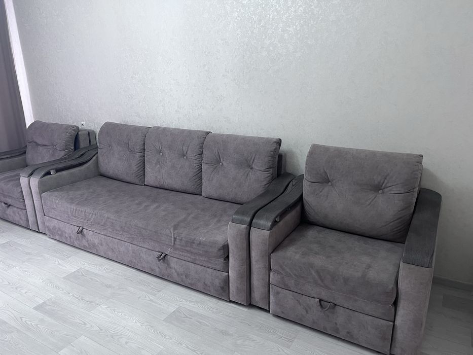 диван б/у, в средни состоянии