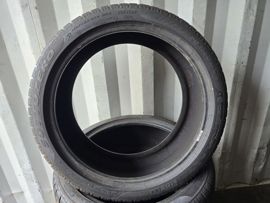 Set 245 40 20  275 35 20 pirelli NOI
