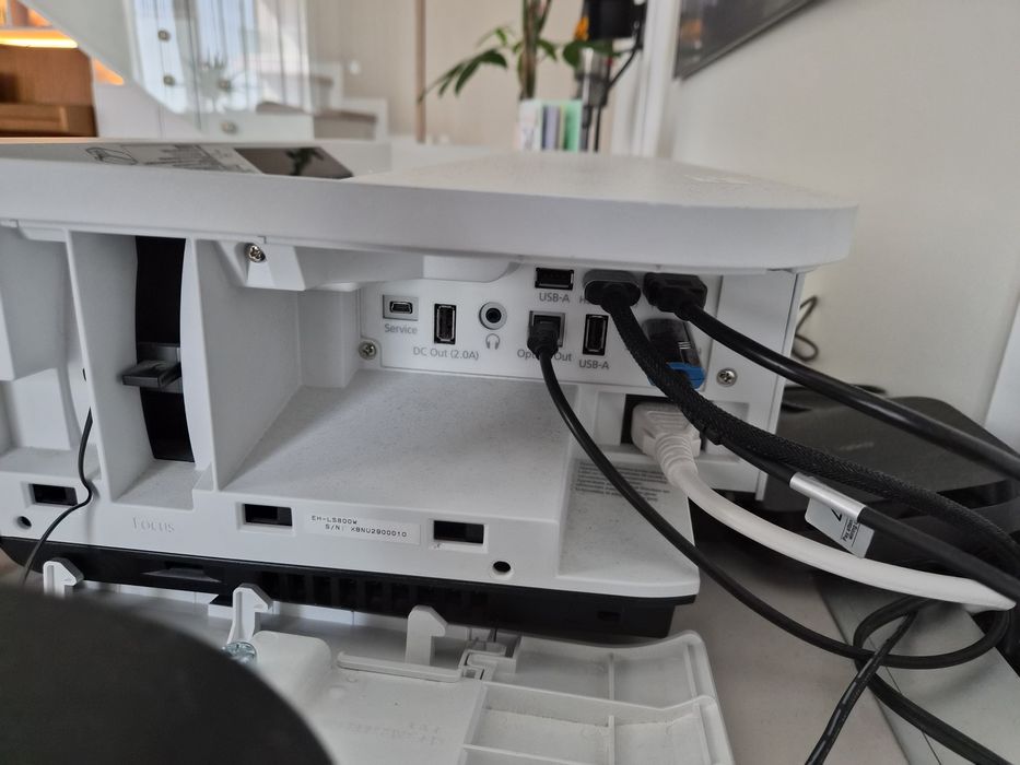 Videoproiector UST Epson Ls800