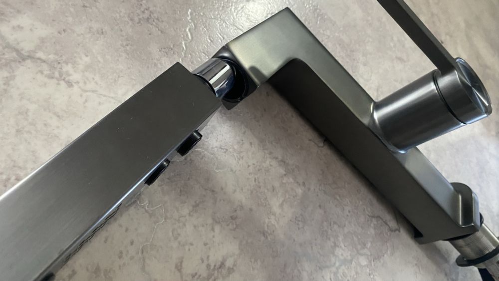 Продам смеситель для ванной