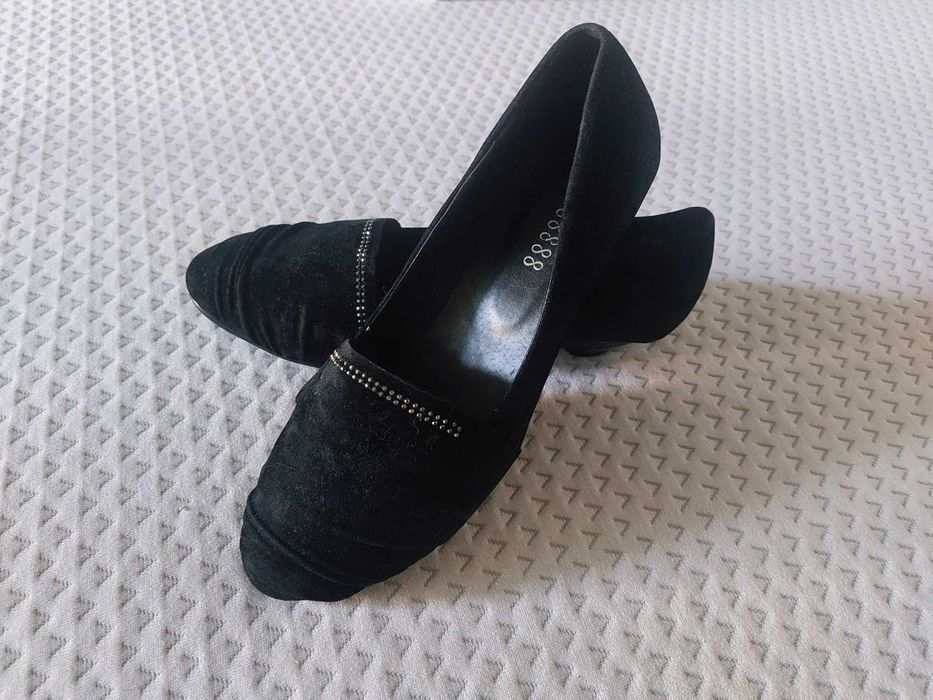 Елегантни обувки, велур