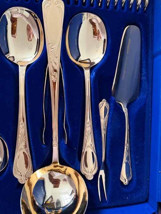 SBS Solingen – 72 части, позлатени прибори, 12 персони, оригинален