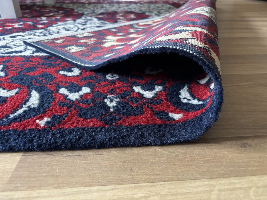 Продавам килим тип персийски - произведен в Сливен 201 х 294 см