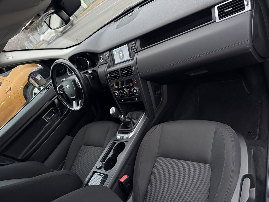 Land Rover Discovery Sport • An 2017 • 2.0D • 150 CP • Recent Adus