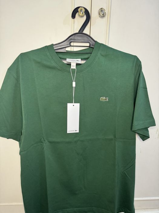 Тениска Lacoste.