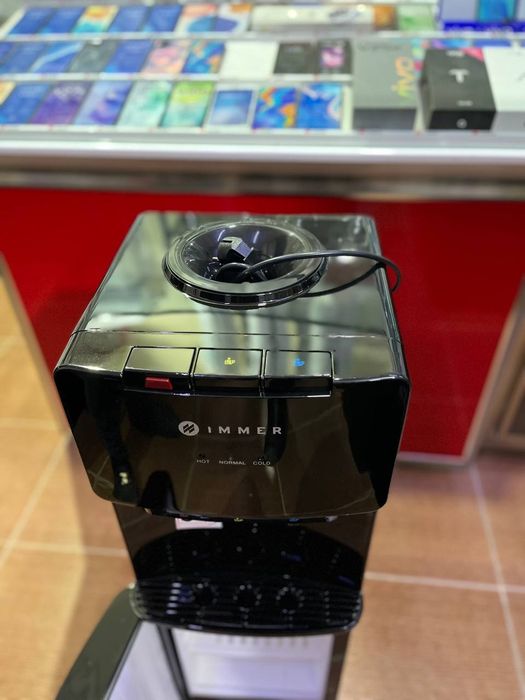 Suv uchun dispenser (kuller)