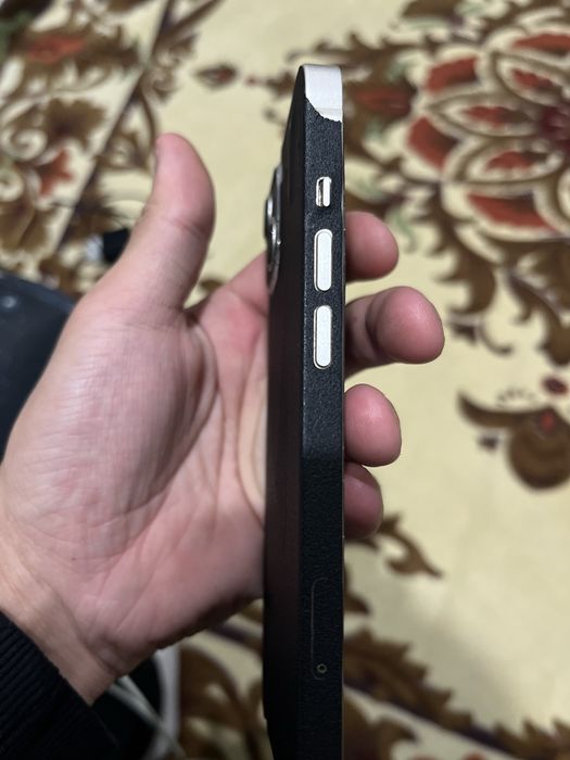 Продам iPhone 13