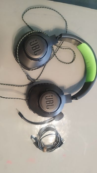 JBL слушалки чисто нови