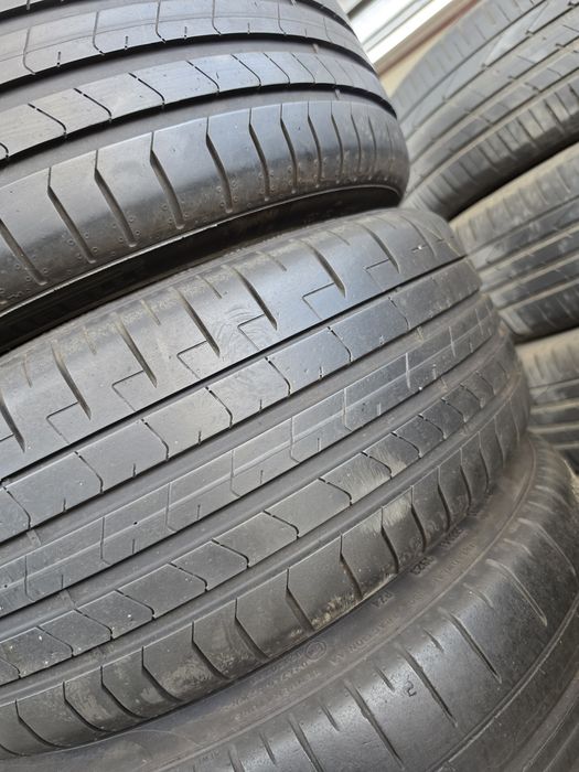 2 Броя 215/40/18 Pirelli 2x5,6mm 23dot