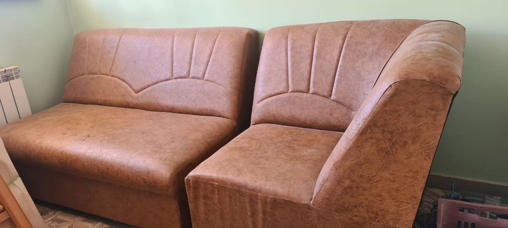 Продам диван из кожзама