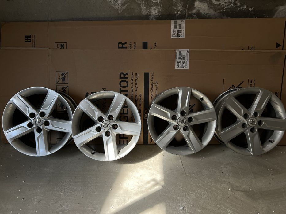 Продается Диски на Камри 50 R17