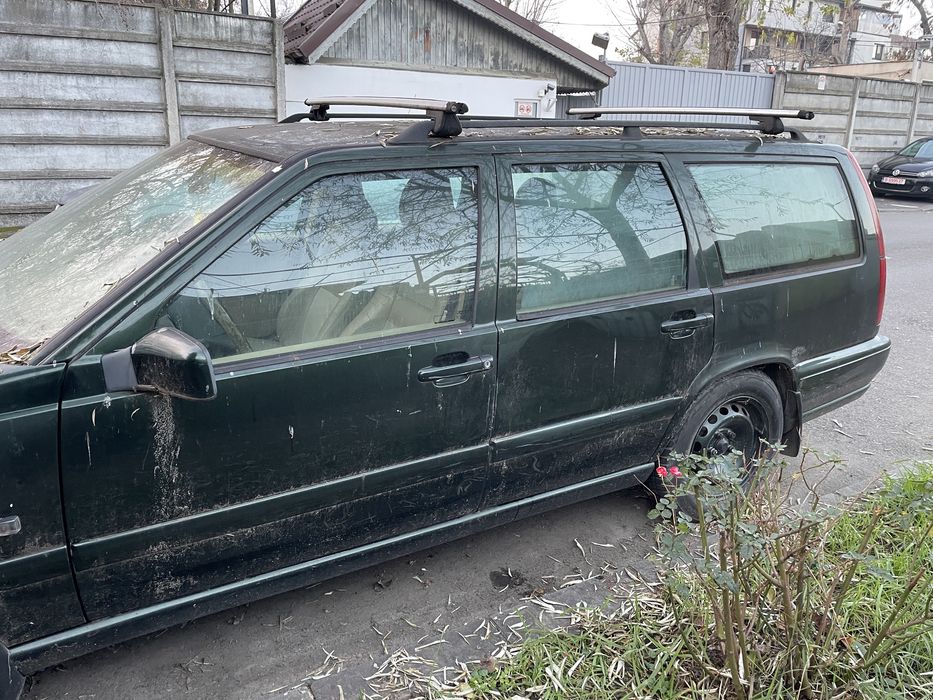 Dezmembrez Volvo V70 2.5 20v 1998