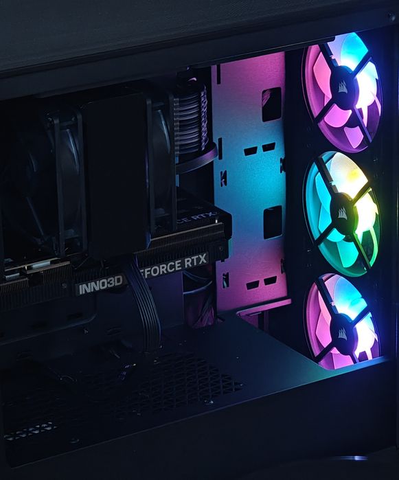 RTX 5070 / i7 13700 / 32GB RAM / 1TB SSD Геймърски Компютър