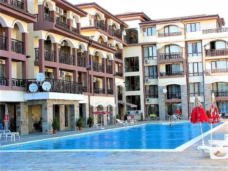 Дългосрочно двустаен на 300 м от морето