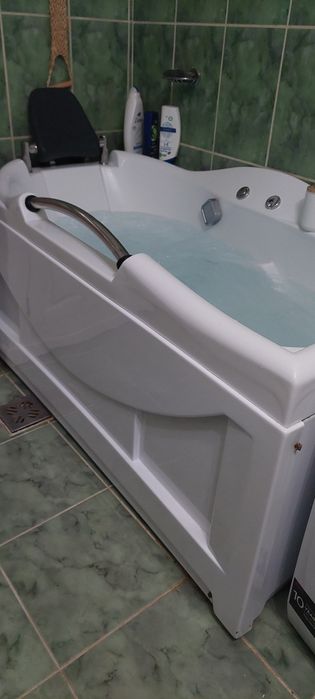 Vand vana cu hidromasaj