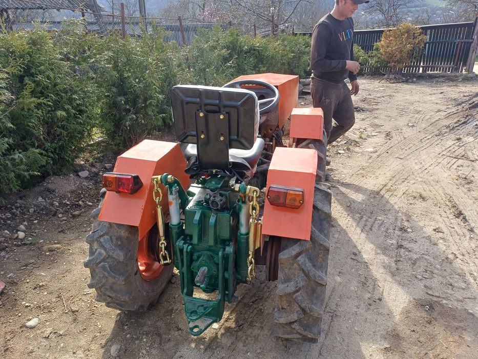 Vând tractoras 4x4/servodirectie/2prize