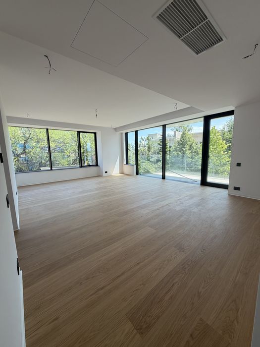 De vanzare apartament 4 camere ONE LAKE CLUB bloc D