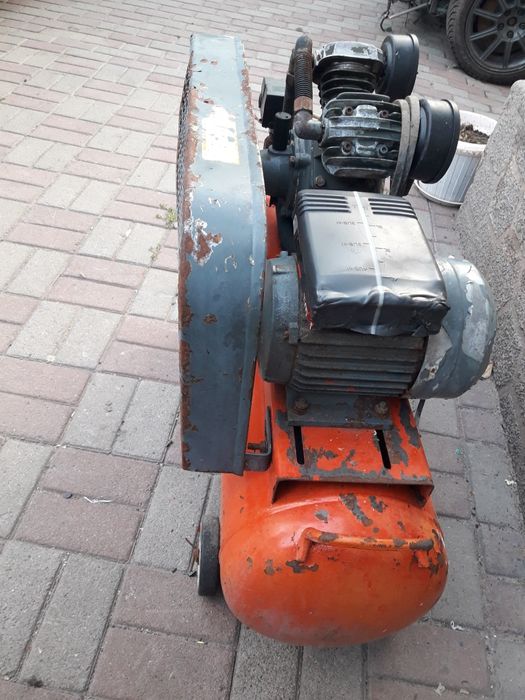 Компрессор продам