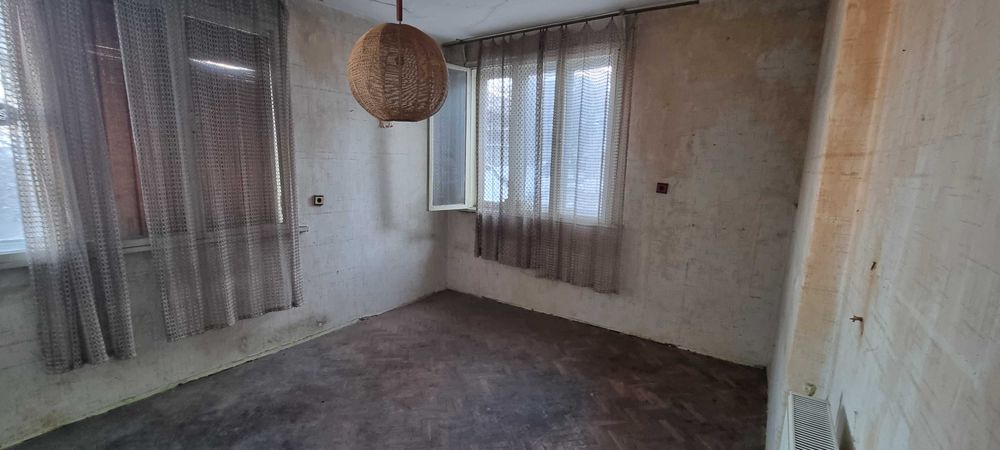 Продава се Къща в Разград, Център - 62 кв.м за 1358 €/кв.м - Снимка #6