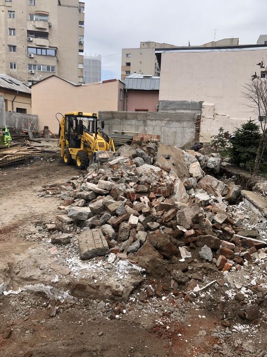 Inchiriez Miniexcavator Bobcat