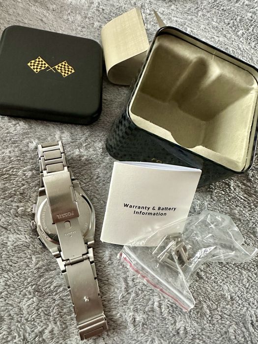 Часовник FOSSIL Everett FS6117