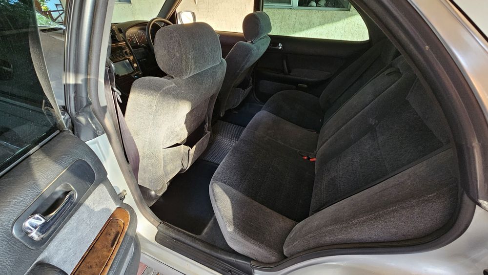 Срочно продаю ниссан