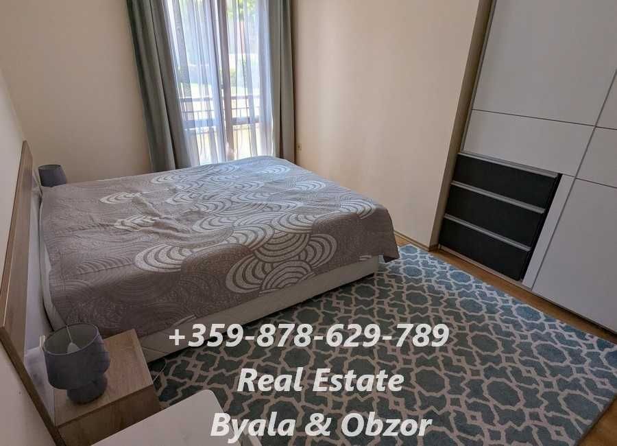 Просторен тристаен апартамент с голям двор-тераса в гр.Обзор