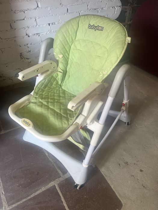Продам детский столик babyton
