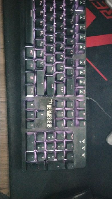 Kompyuter sotiladi ful komplekt