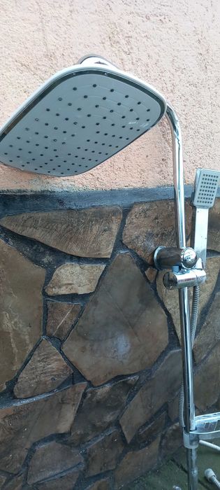 Продавам душ, смесител, слушалка.