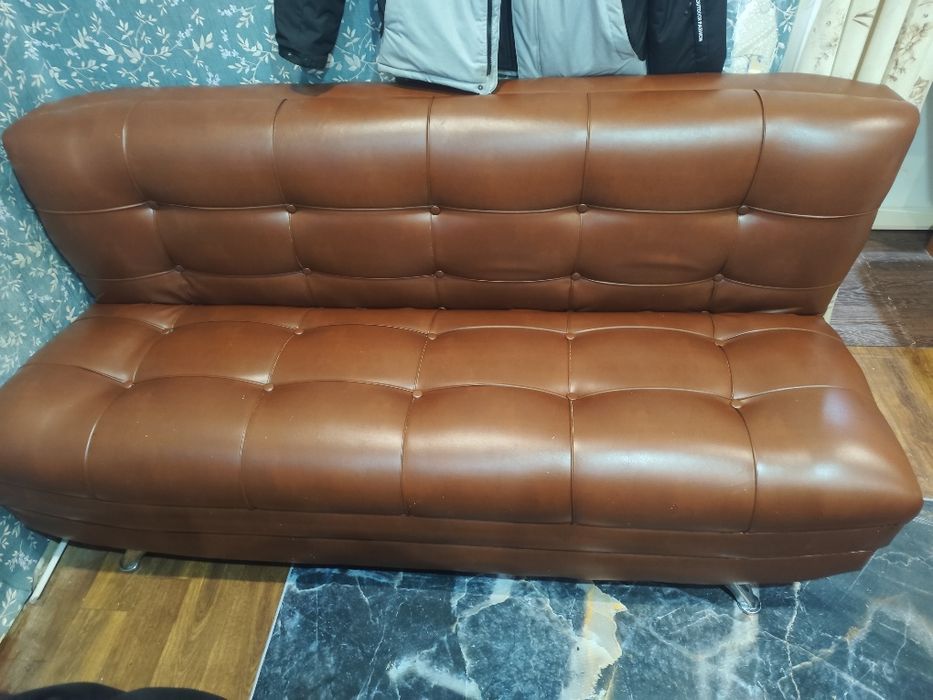 Продам диван кожзам