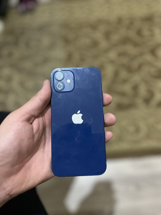 iPhone 12 синий цвет