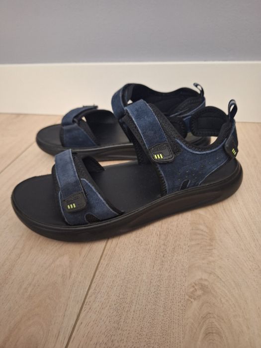 Продам сандали летние