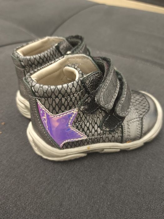 Осенние детские ботинки