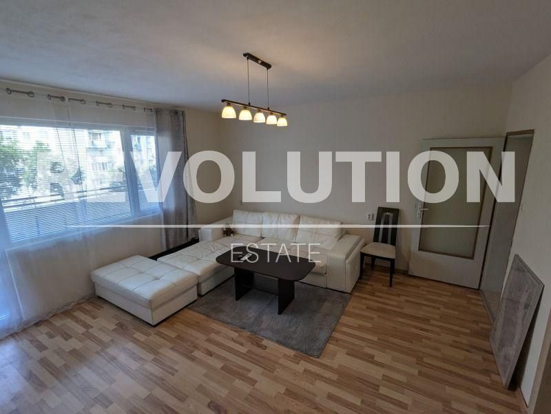 Дава се под наем Четиристаен апартамент в Варна, Център - 110 кв.м за 897.6 € - Снимка #1
